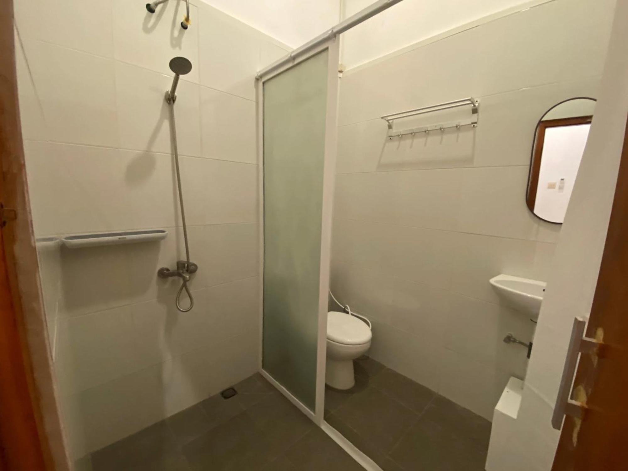 Revive By Snooze Hostel Banyuwangi  Exterior foto